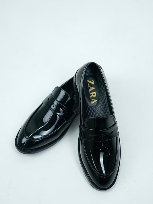 Black Colour Glossy Loafer